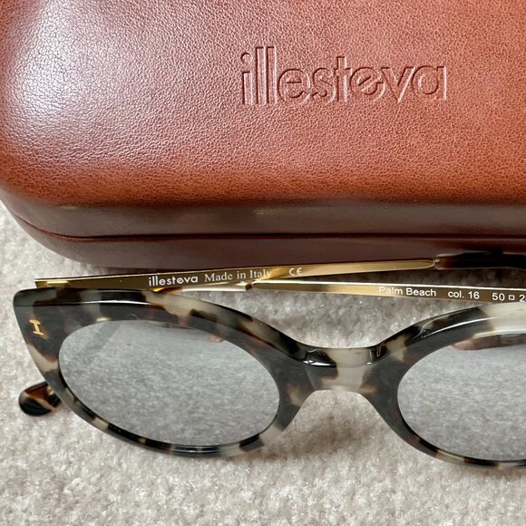 illesteva Palm Beach Sunglasses -White Tortoise/Mirror Lens